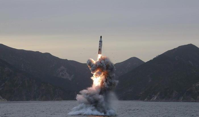 Corea Del Nord Nuovo Test Nucleare Lanciato Missile Da Un Sottomarino