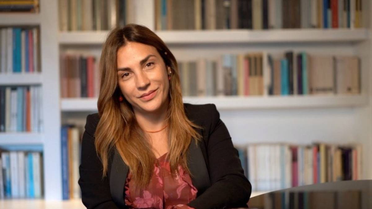 Viola Ardone e la denuncia dell'ingiustizia dei manicomi nel romanzo Grande  Meraviglia