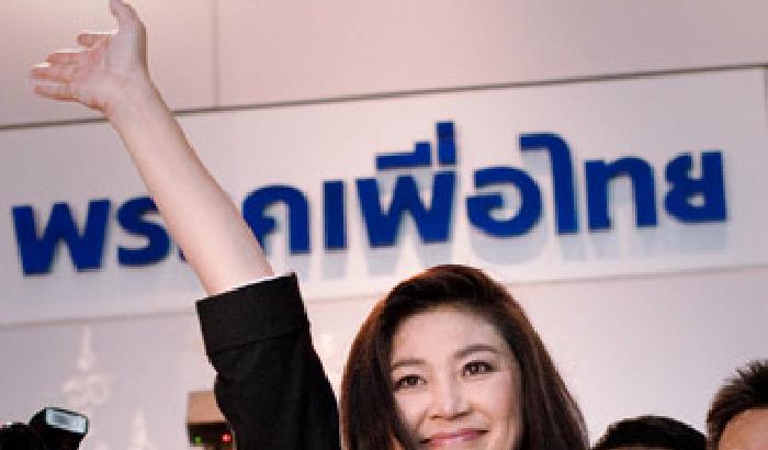 Thailandia: Yingluck è la prima donna premier