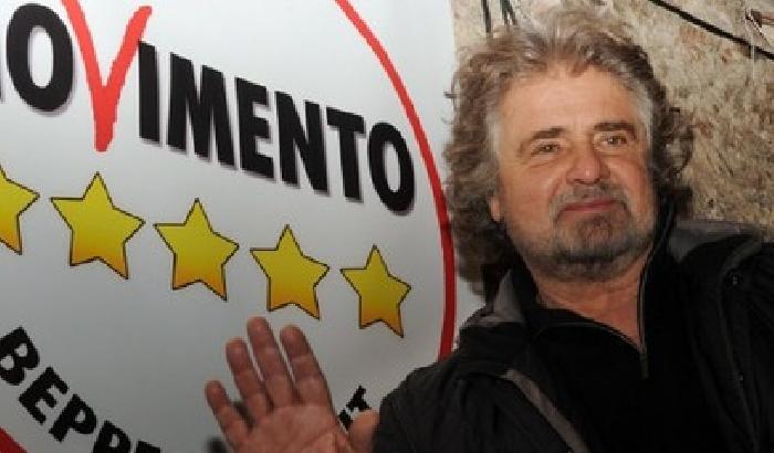 Grillo: la  metà degli italiani non vota, colpa dei politici