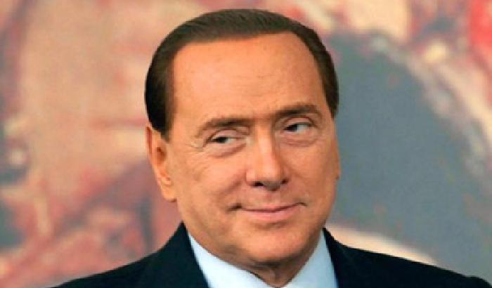 Silvio fa il grillino: aboliamo il finanziamento pubblico