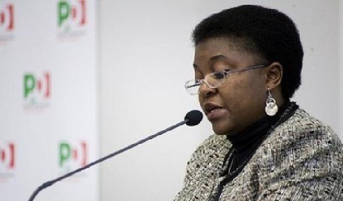 Negra vai a lavare i cessi: contro la Kyenge vomiti razzisti