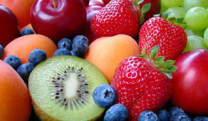 Ecco come far mangiare la frutta ai bambini