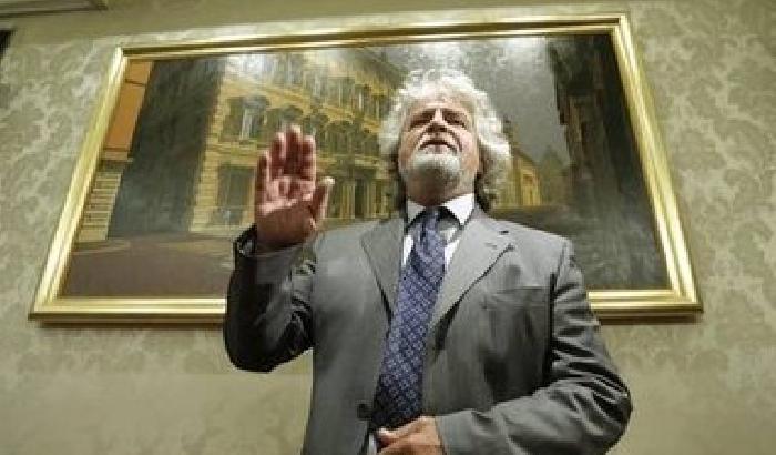 Grillo scivola sui servizi segreti: la Stampa condanna la gaffe