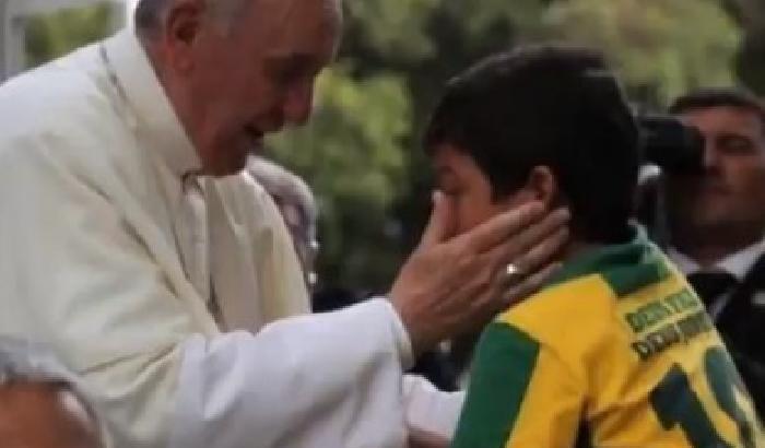 Il bimbo brasiliano che emoziona il Papa