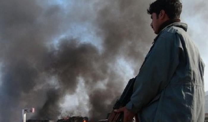 Afghanistan, attacco kamikaze: 7 morti