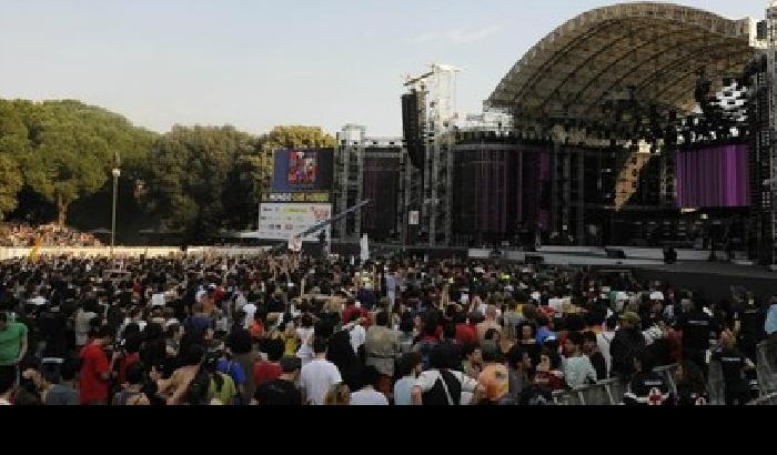 1° maggio. Si accendono le piazze di Roma e Taranto