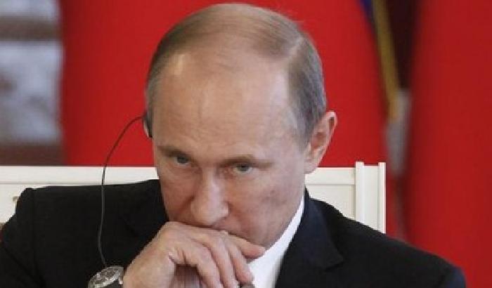 Putin: spionaggio viola i diritti umani