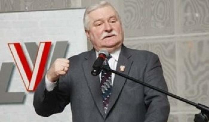 Walesa: Putin fuori dal tempo, la Nato lo fermi