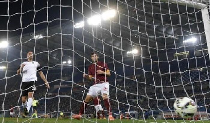 La Juve cade col Genoa, la Roma la raggiunge