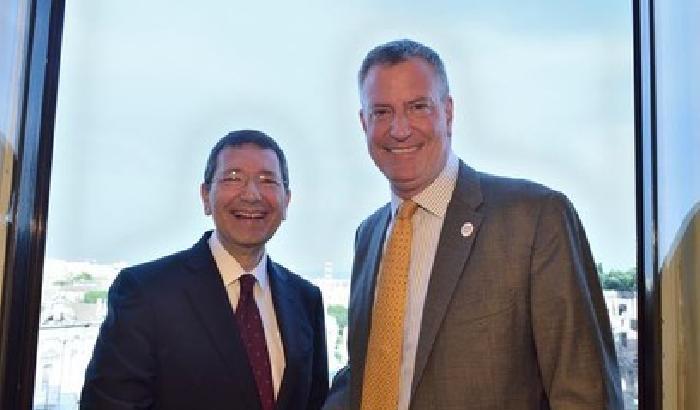 Unioni gay, De Blasio sta con Marino