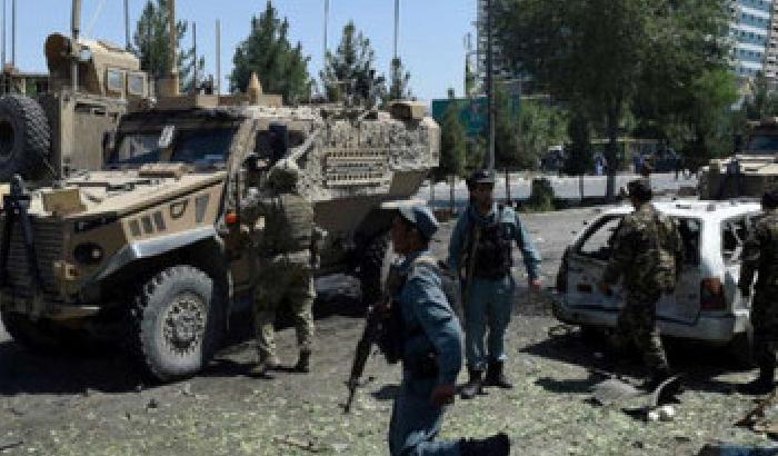 Afghanistan: kamikaze in azione a Kabul