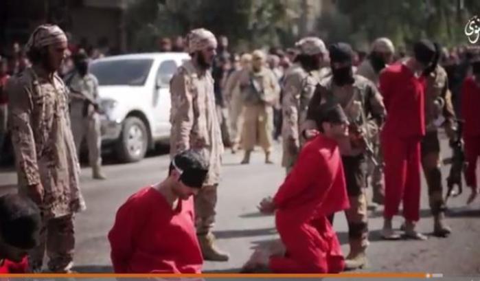 L'Isis diffonde un video con tre "processi" ed esecuzioni a Mosul