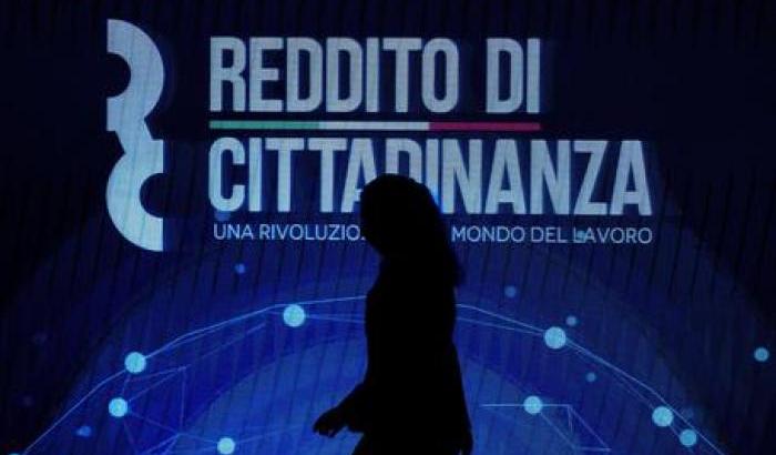 Il Governo trova il modo per non dare il Reddito di cittadinanza agli extracomunitari