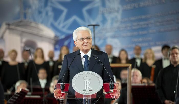 Il messaggio di Mattarella: "la democrazia è incompatibile con chi cerca sempre nemici"