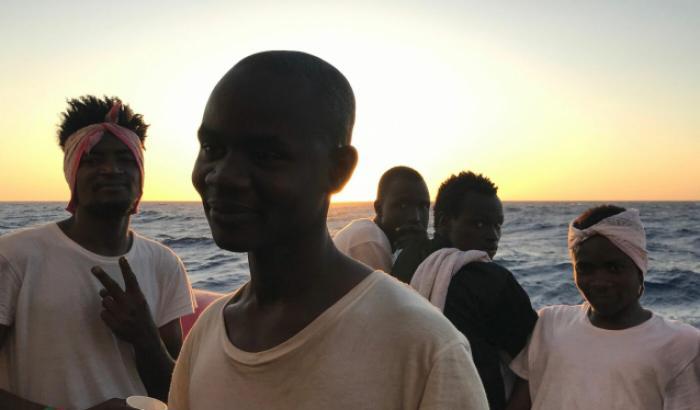 Open Arms, la Spagna accoglierà 15 migranti