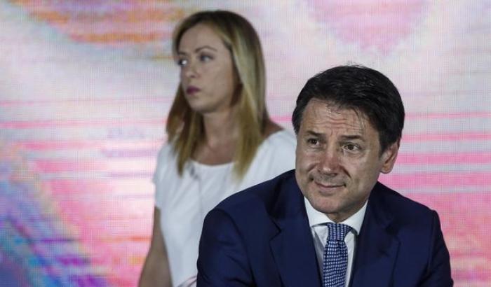 Sondaggi: la Lega cala ancora, bene Conte e Meloni