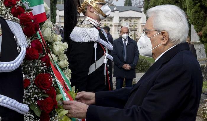 Mattarella, visita a sorpresa a Brescia per onorare le vittime del Covid-19