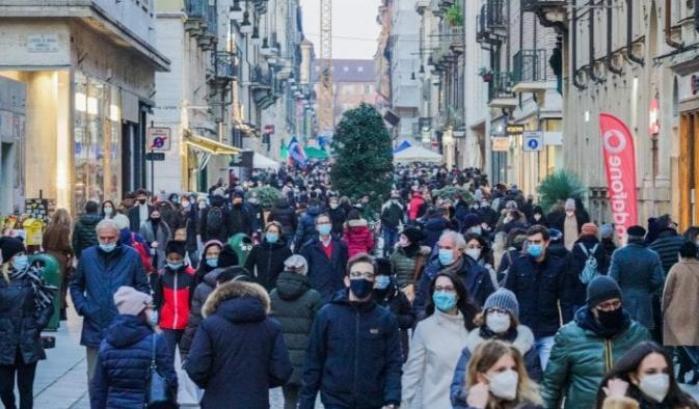 L'appello della scienza al Governo: "Usi la sua autorità e non esiti a chiudere per le feste"