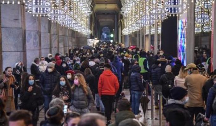 "Con il vaccino i contagi potrebbero anche risalire": il paradosso che deve farci allertare