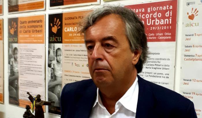 Burioni sulla variante Delta: "Virus cambiato in peggio, ma due dosi di vaccino ci proteggono"