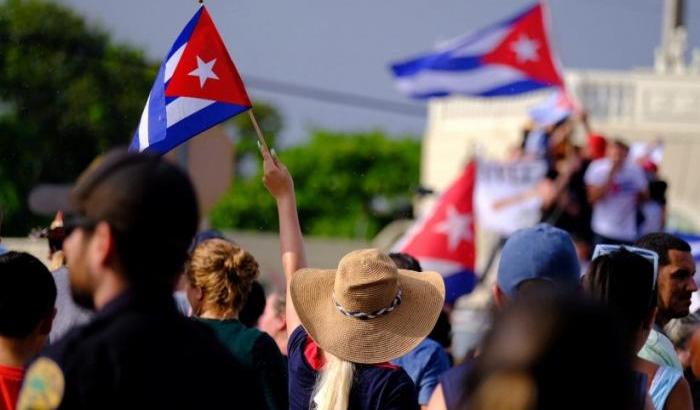 Biden conferma le restrizioni sulle rimesse a Cuba imposte dall'amministrazione Trump