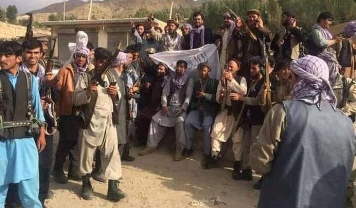 In Afghanistan inizia la resistenza: i talebani attaccati e sconfitti nel nord del Panjshir