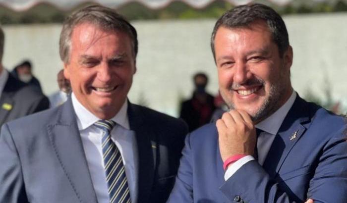 Tg2 da Istituto Luce per l'incontro Bolsonaro-Salvini (e censurate le critiche del vescovo)