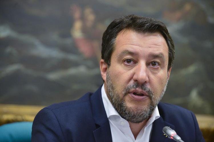 No Vax e fan di FdI assaltano i social di Salvini: “Sei nel Governo del Green Pass, vattene a fanc…”