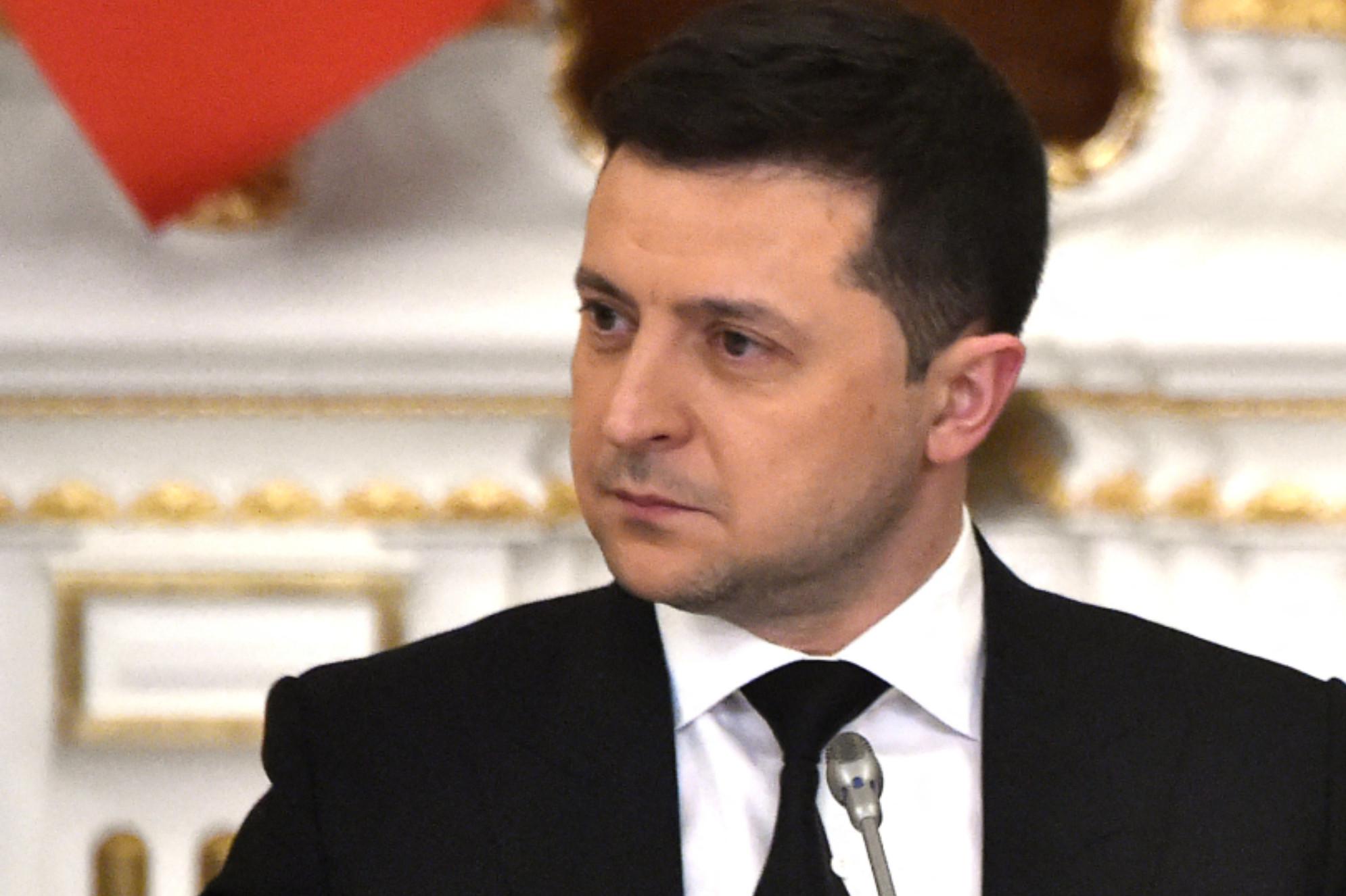 Zelensky proclama la legge marziale in Ucraina: "Attaccati a tradimento da Putin proprio come fece la Germania nazista"