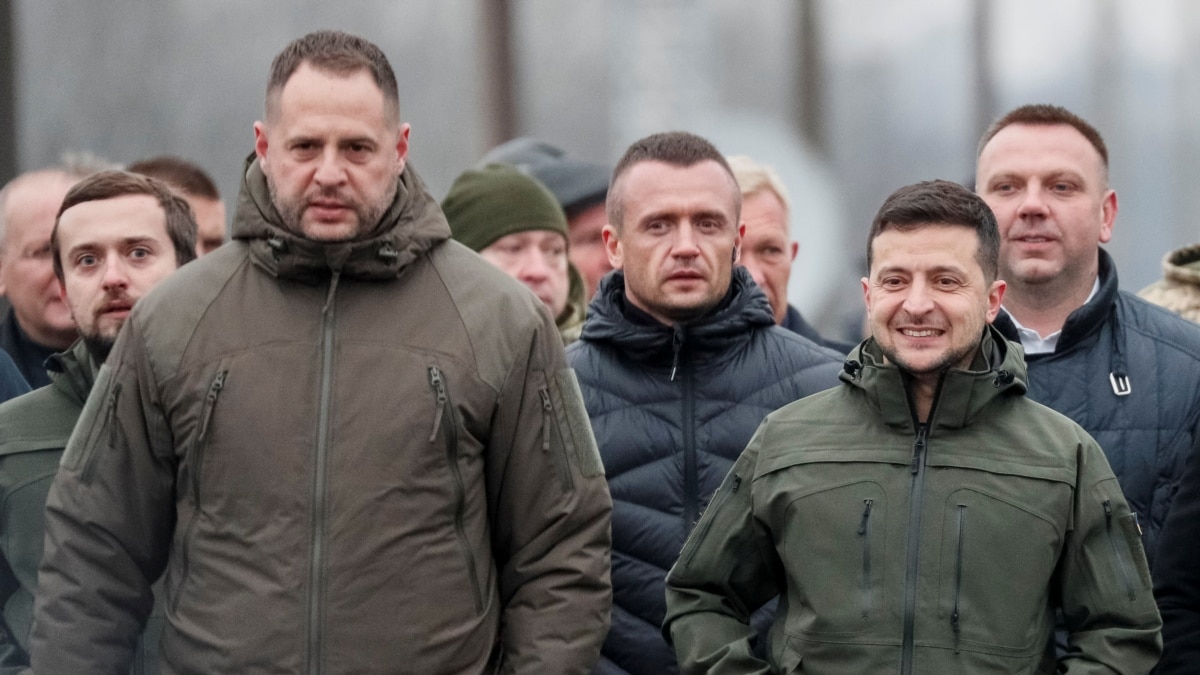 Ucraina, Zelensky sulle trattative: "Kiev non cederà nessuno dei suoi territori alla Russia"