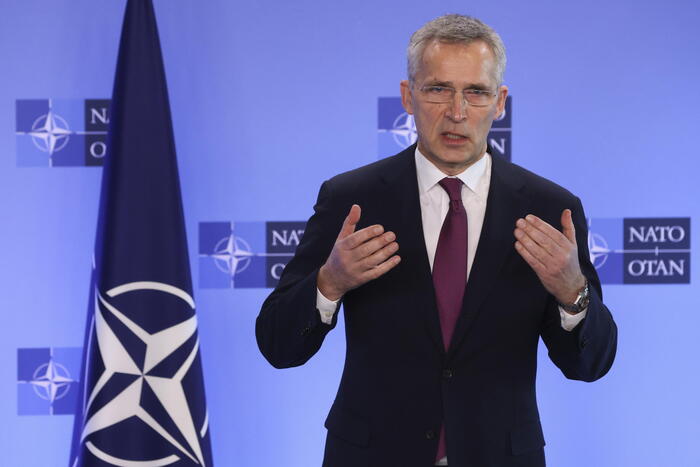 Nato, Stoltenberg: "Ci attendono giorni terribili con distruzione e morte"