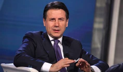 Covid, Conte chiarisce: "L'aiuto di Putin durante la pandemia era sotto il nostro controllo militare"