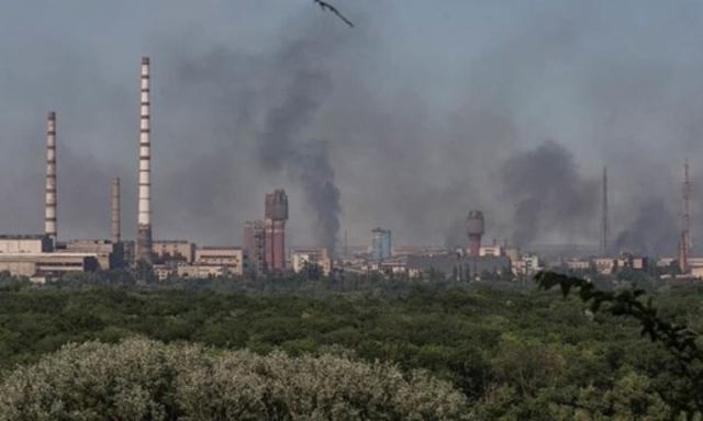 Ucraina, grande incendio nell'impianto chimico Azot dopo i raid russi