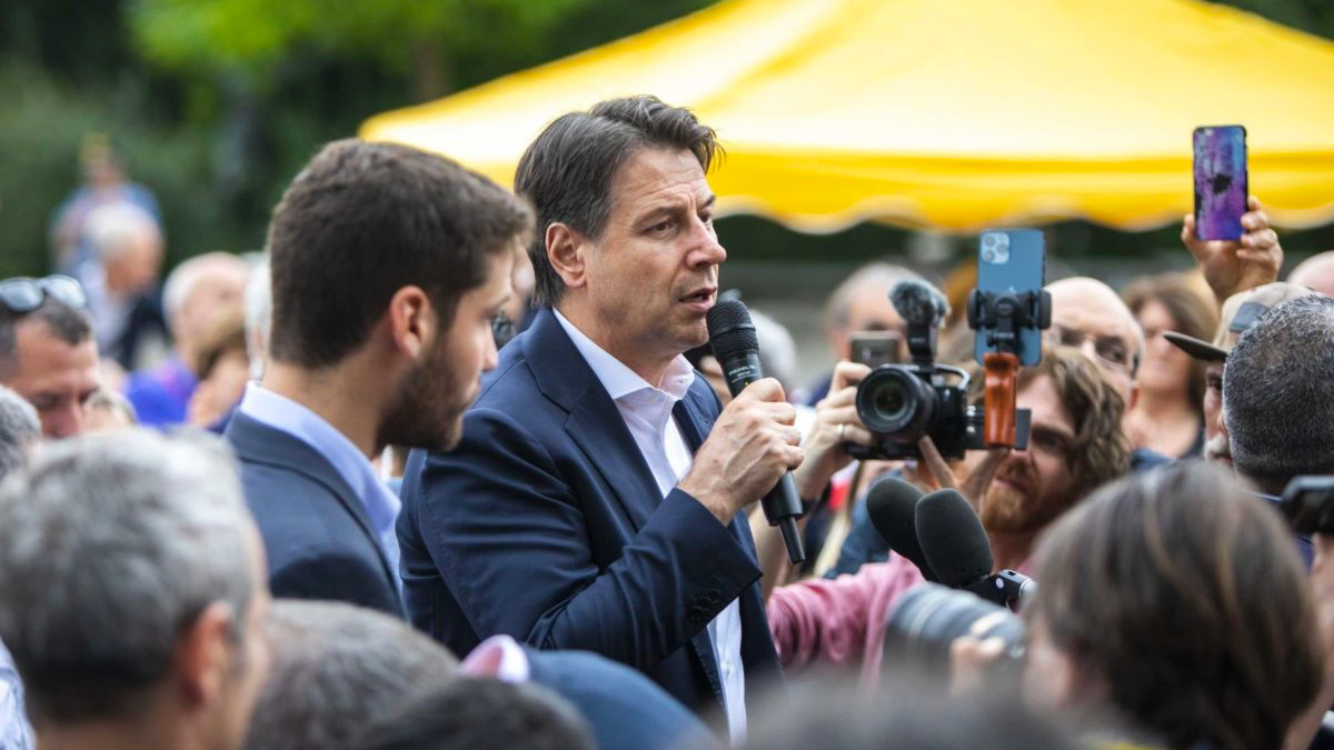 M5s, Giuseppe Conte contro Giarrusso: "Ha lasciato il Movimento, ora lasci la poltrona da eurodeputato"