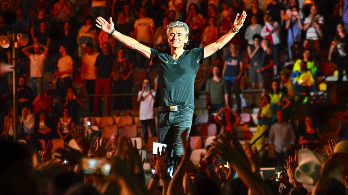 "Ligabue Campovolo - Il Film", questa sera su Rete4 il documentario sul concerto evento