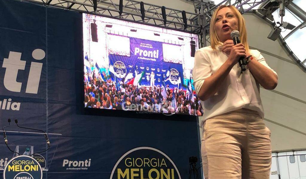 Meloni fa la faccia feroce con la Ue: "L'Italia deve contare di più". L'Ungheria si avvicina