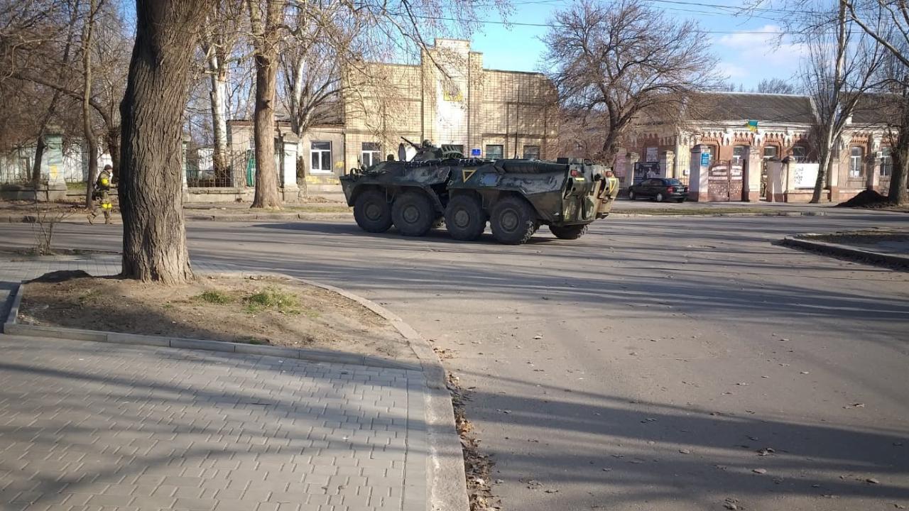 Ucraina, i filorussi accusano Kiev: "Hanno bombardato i civili durante l'evacuazione a Kherson"