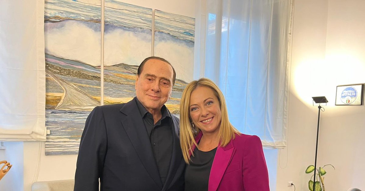 Meloni e Berlusconi mettono da parte le accuse di ricatti e finisce (per ora) a tarallucci e vino