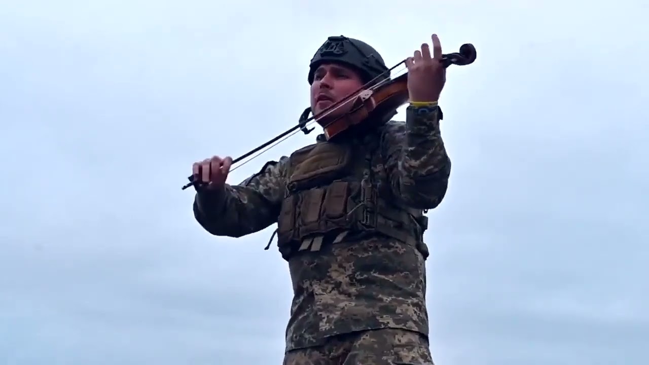 Ucraina, Kherson: il video del soldato violinista fa il giro del mondo