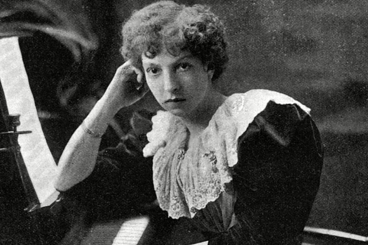 Cécile Chaminade al piano