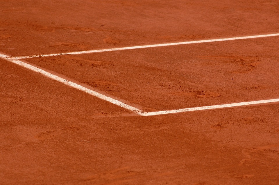 Tennis, arriva la stagione della terra rossa: quali chance per Sinner e Berrettini
