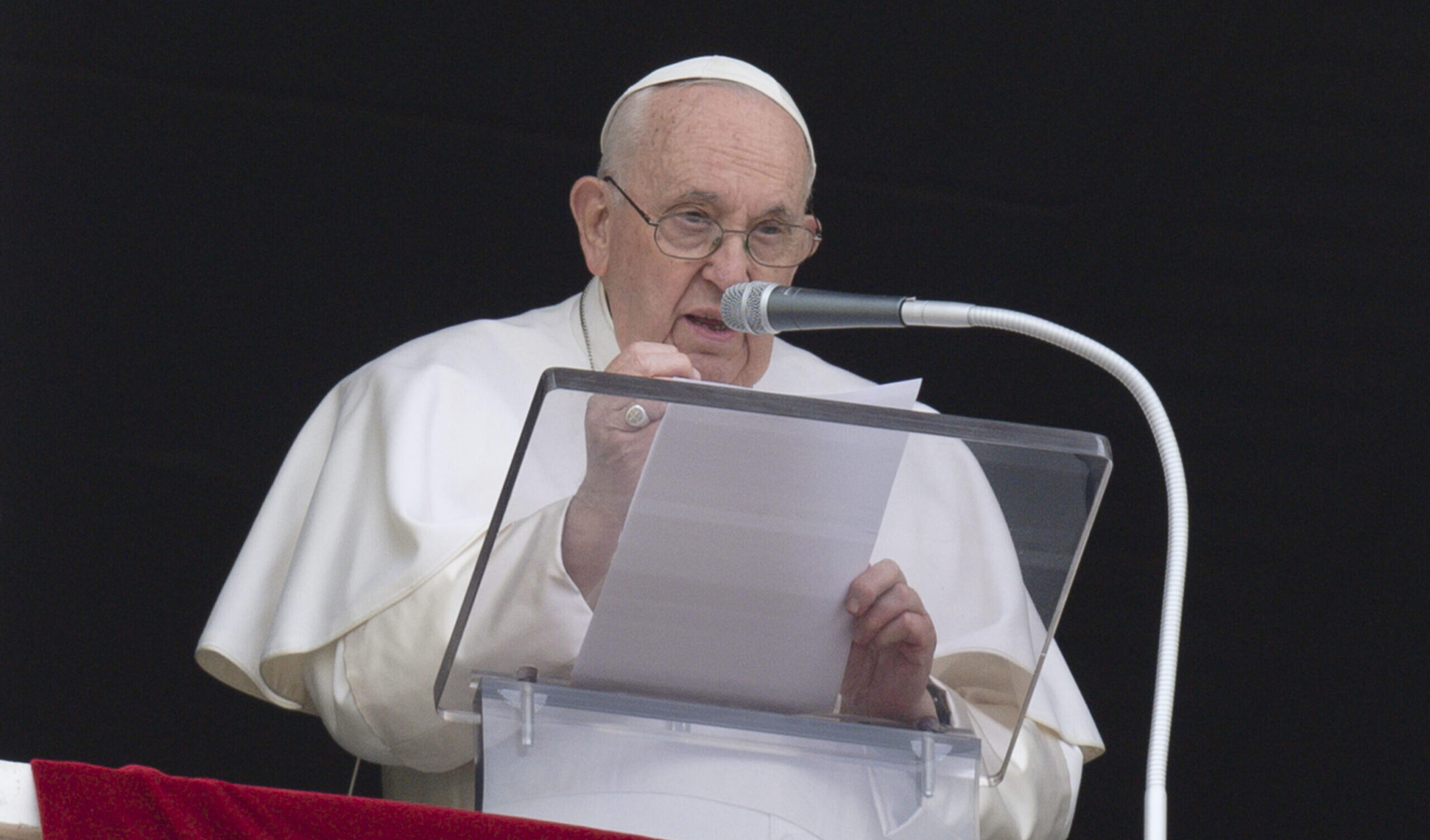 Papa Francesco: "Basta uccidere in nome di Dio, ci sono più martiri oggi che 2000 anni fa"