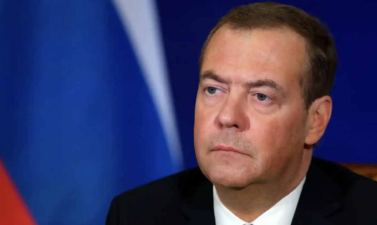 Medvedev attacca la Polonia: "Rischia un confronto diretto con Russia e Bielorussia"