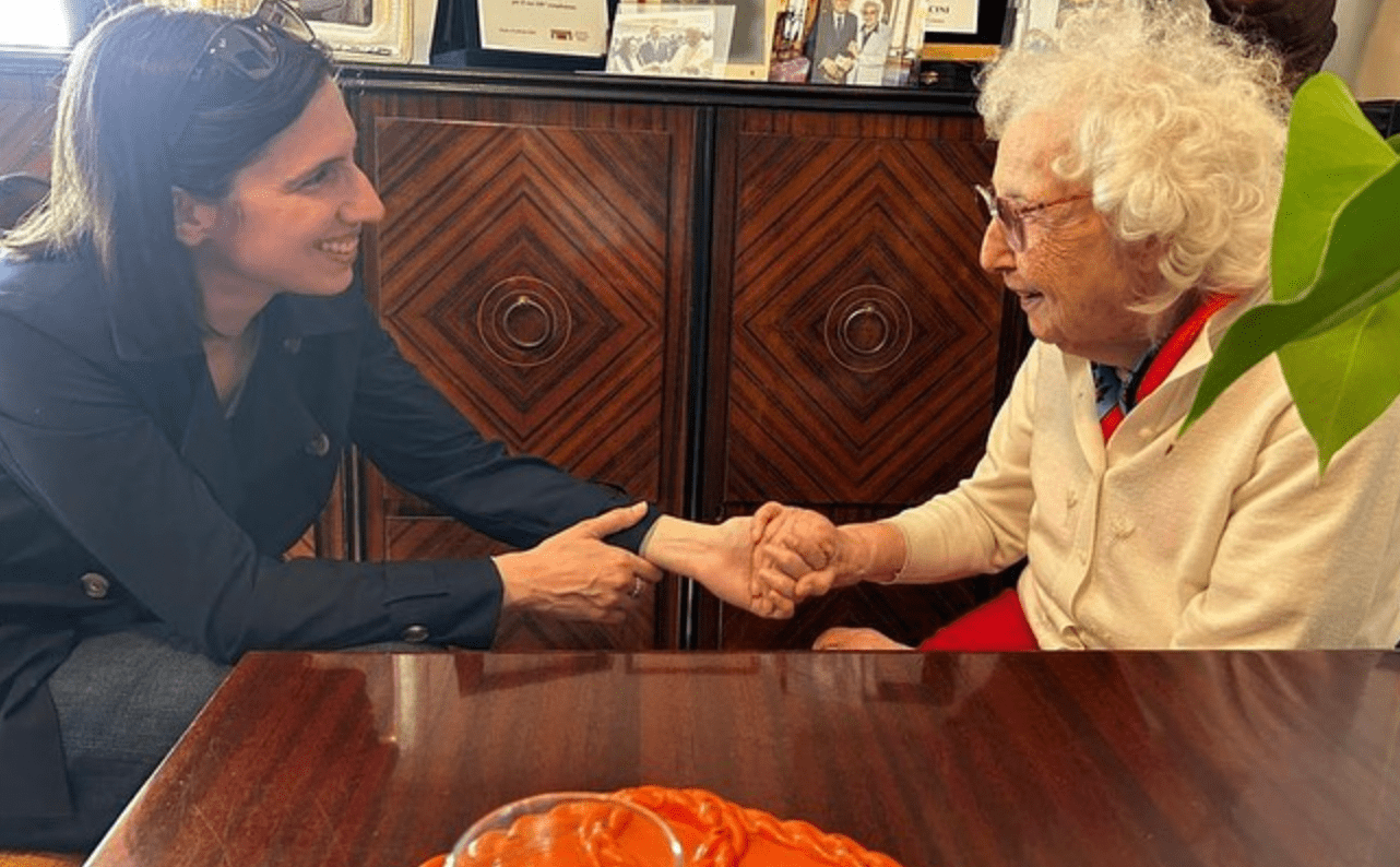 Elly Schlein incontra la partigiana Iole Mancini: 103 anni e lotta insieme a noi