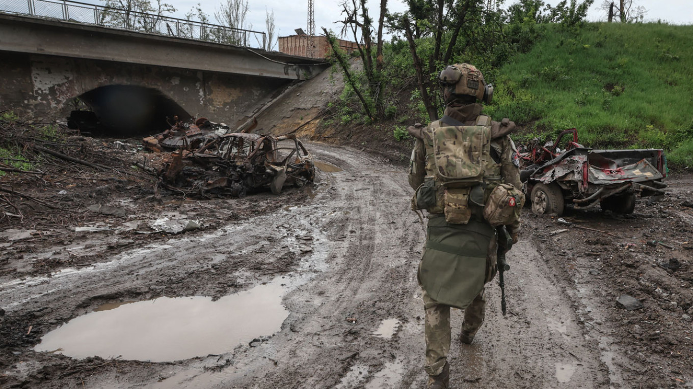 Il gruppo Wagner recluta poliziotti militari nell'Ucraina occupata