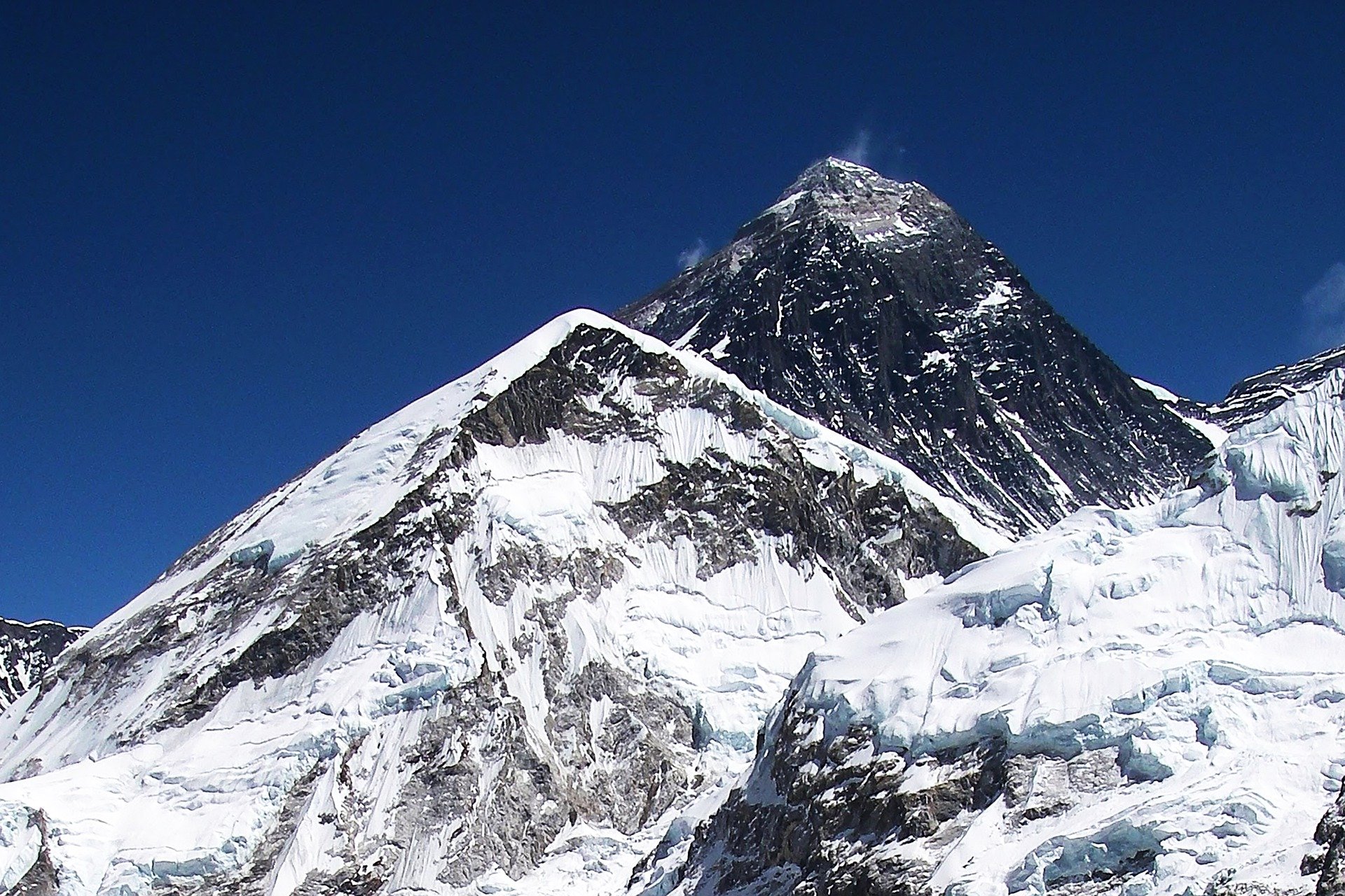 “Nel secolo breve - Il Monte Everest”, alle 21.20 su Rai 3: ecco le anticipazioni