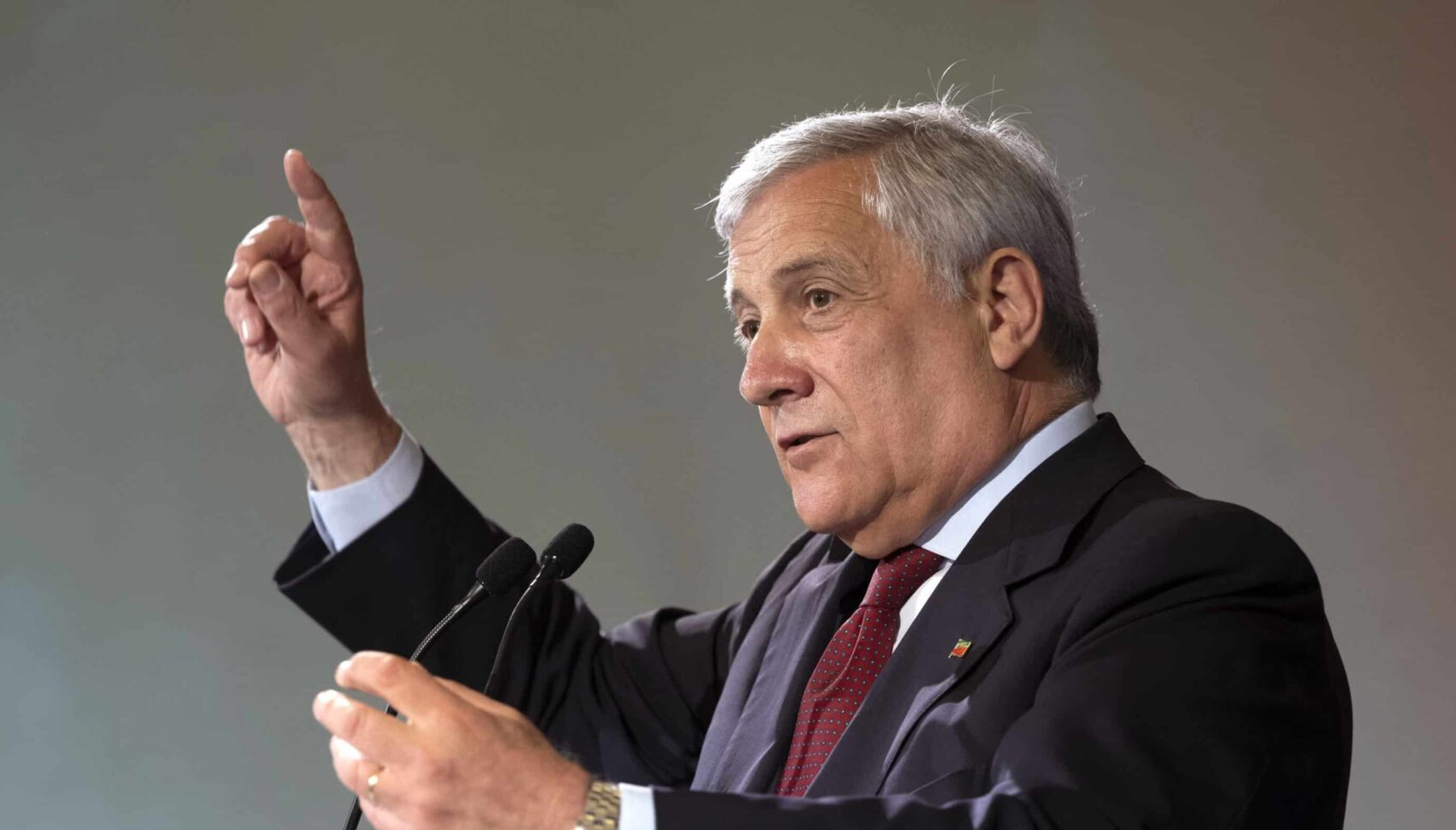 Guerra, Tajani: "Non invieremo soldati a Kiev e non autorizzeremo a usare armi italiane fuori dal territorio ucraino"