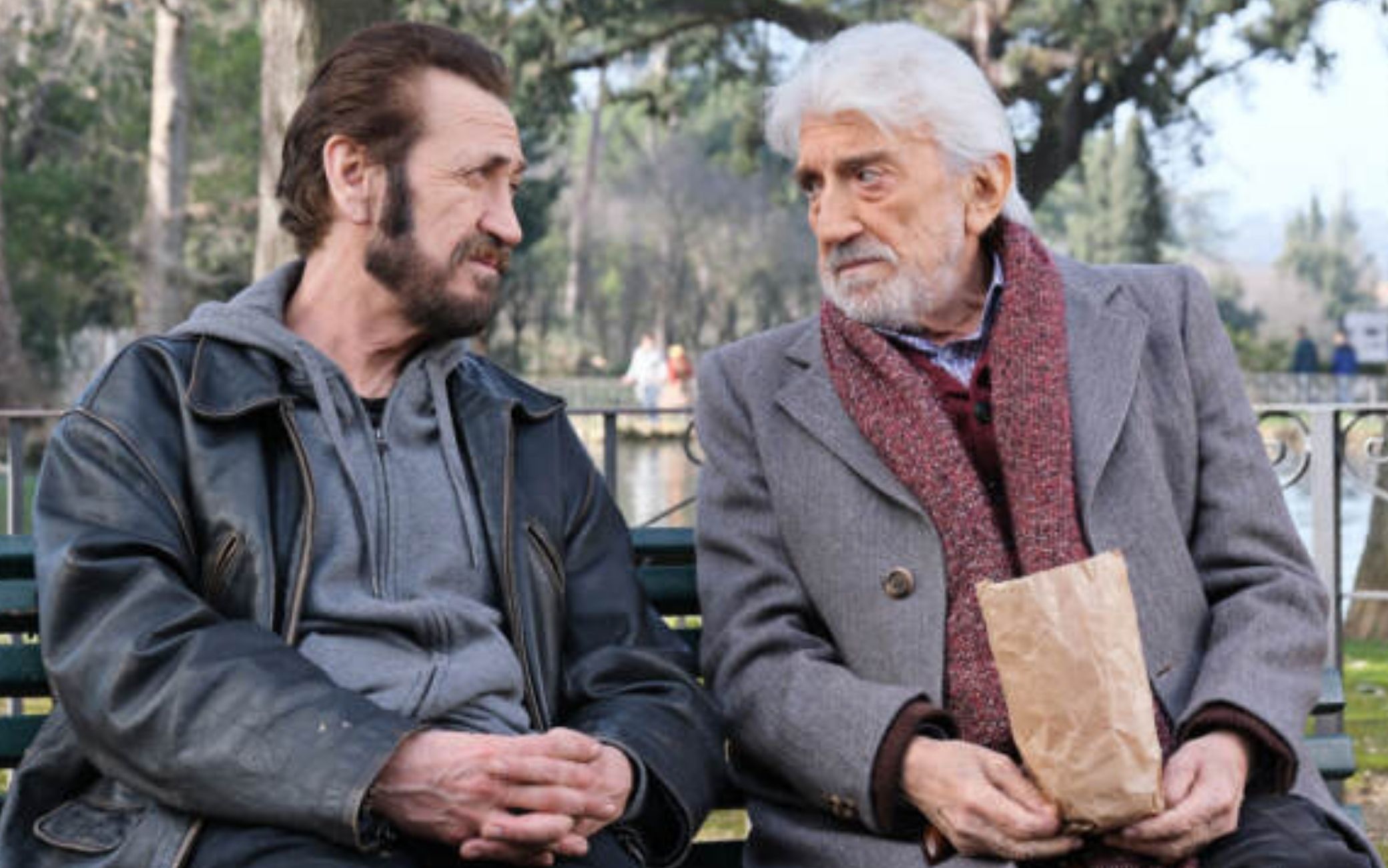 “Io sono Babbo Natale”, alle 21.30 su Rai 2 il film del 2021 con Marco Giallini e Gigi Proietti: ecco la trama