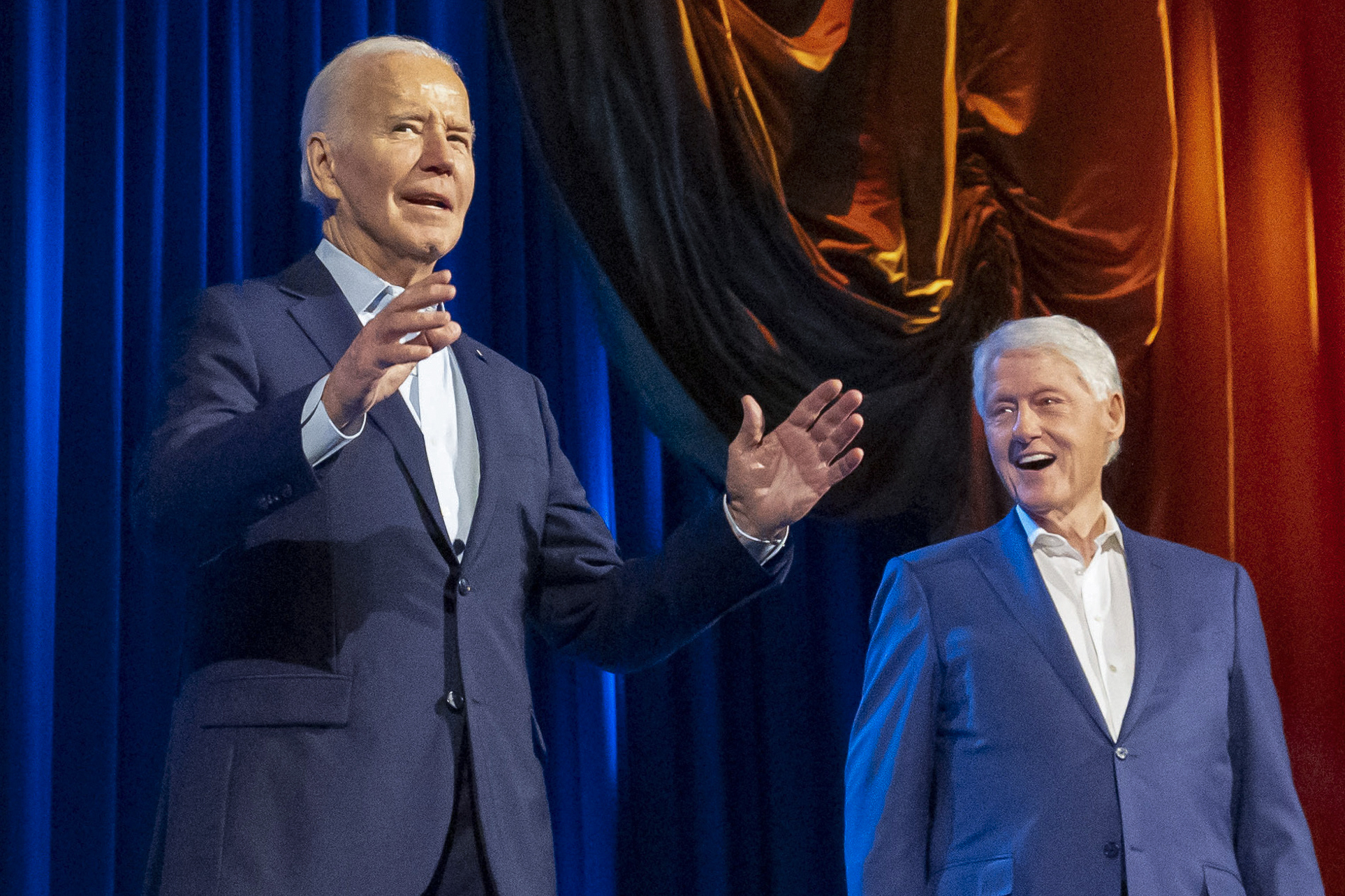 Joe Biden con Bill e Hillary Clinton: raccolti 8 milioni in Virginia per finanziare la campagna elettorale